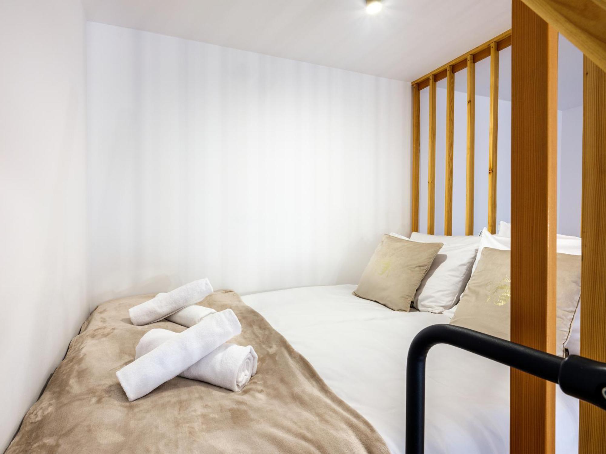 Tyzenhauz Apartments Siemiradzkiego Street Краків Екстер'єр фото