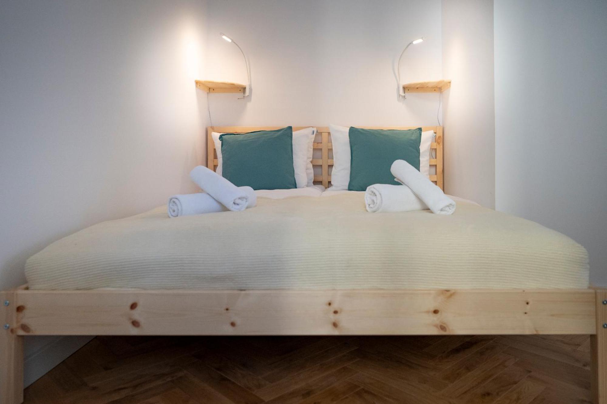 Tyzenhauz Apartments Siemiradzkiego Street Краків Екстер'єр фото
